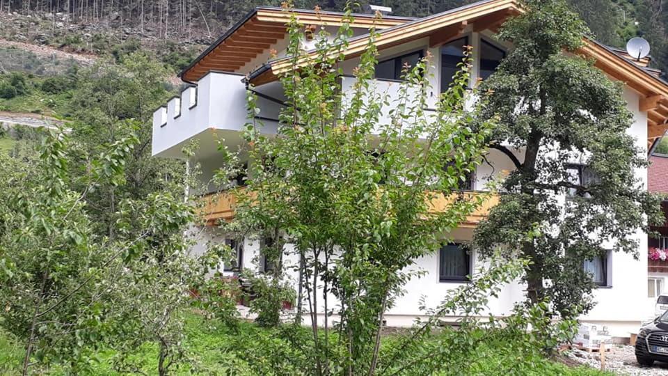 Alpen Apart Michael Mayrhofen Exterior foto